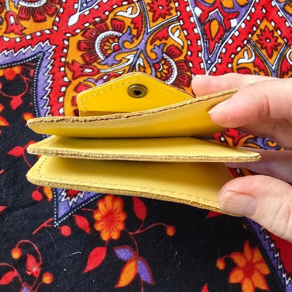 Portland Leather Market tote in Vanilla with matching Classic Plus Card Holder - Picture 8 of 9